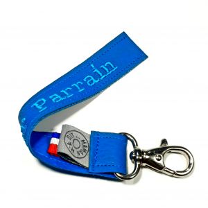 Porte clé brodé bleu super parrain